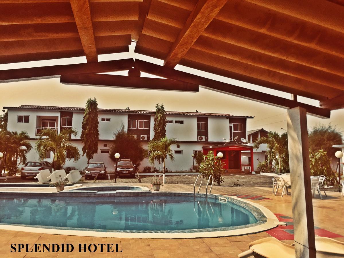 Splendid Inn Ассини Экстерьер фото