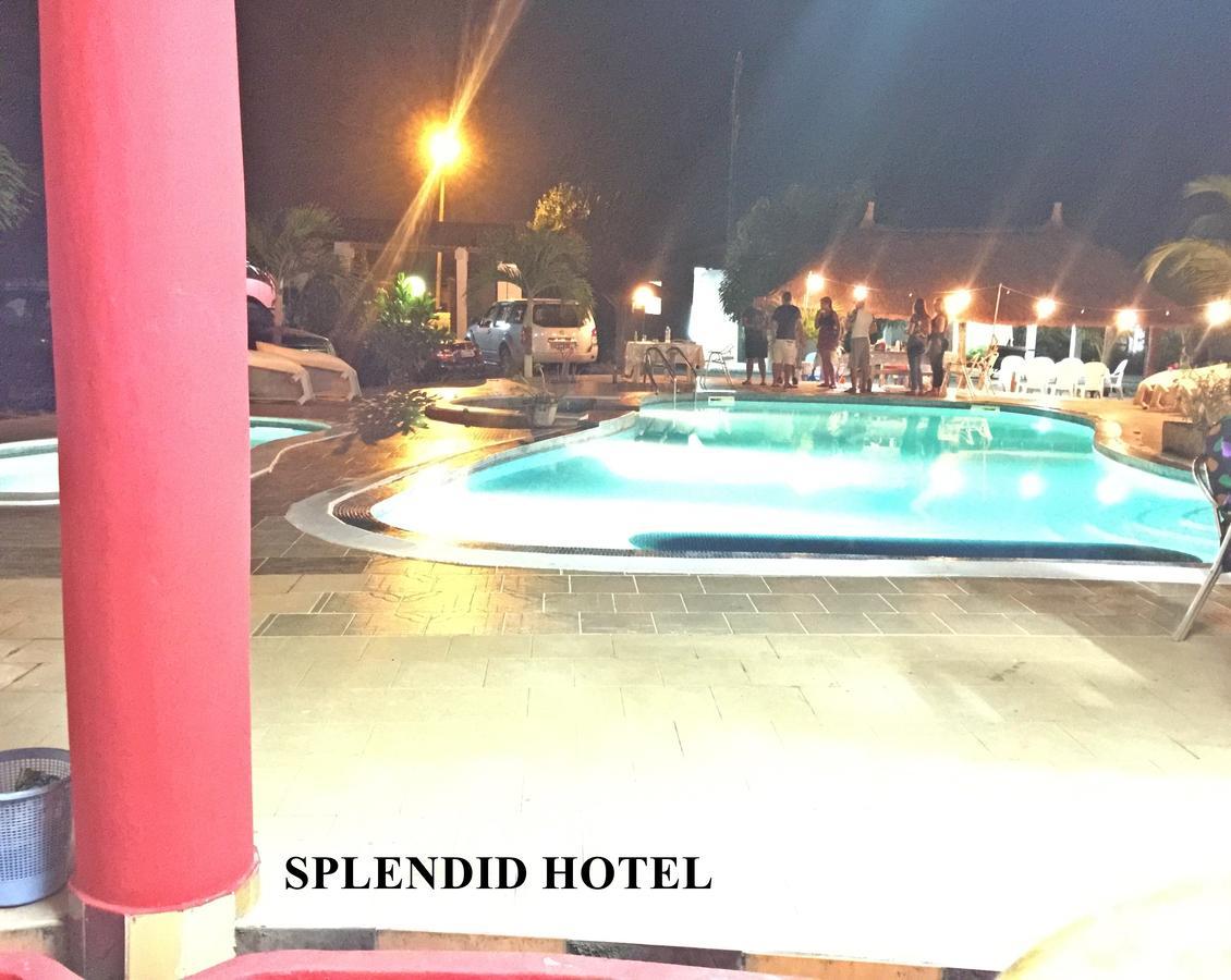 Splendid Inn Ассини Экстерьер фото