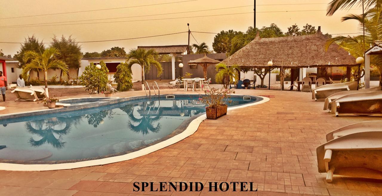 Splendid Inn Ассини Экстерьер фото